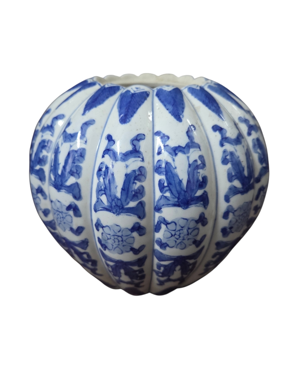 Vintage 8.5” Blue White Chinoiserie Ginger Jar Beetles & Flowers - Picture 3 of 7